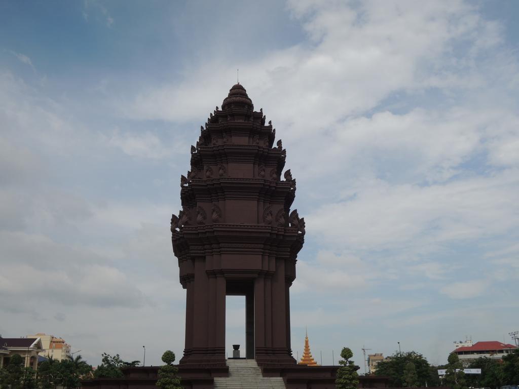 Golden Boat Guesthouse Phnom Penh Exterior foto